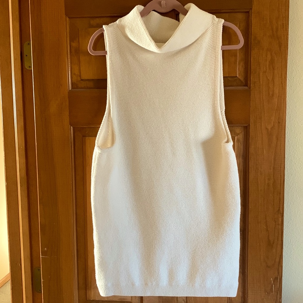 Free People sleeveless sweater top
